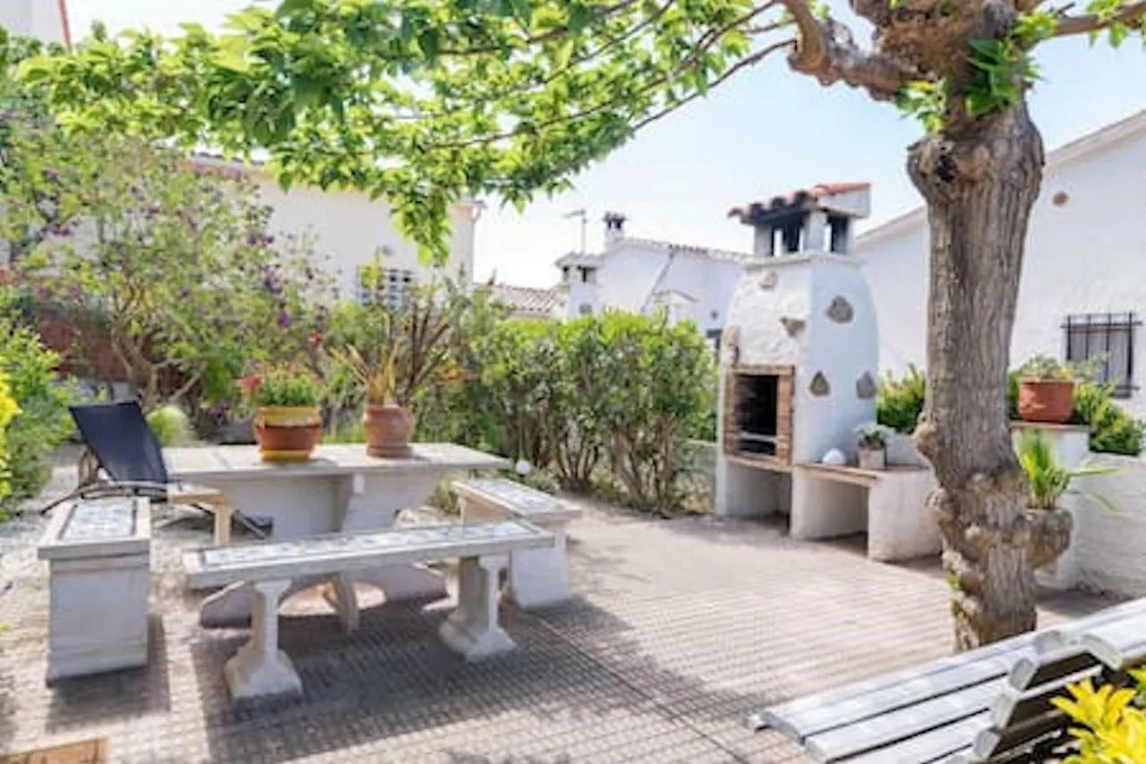 Guest house Villa Valerie Bio & Zen L'Escala Spain